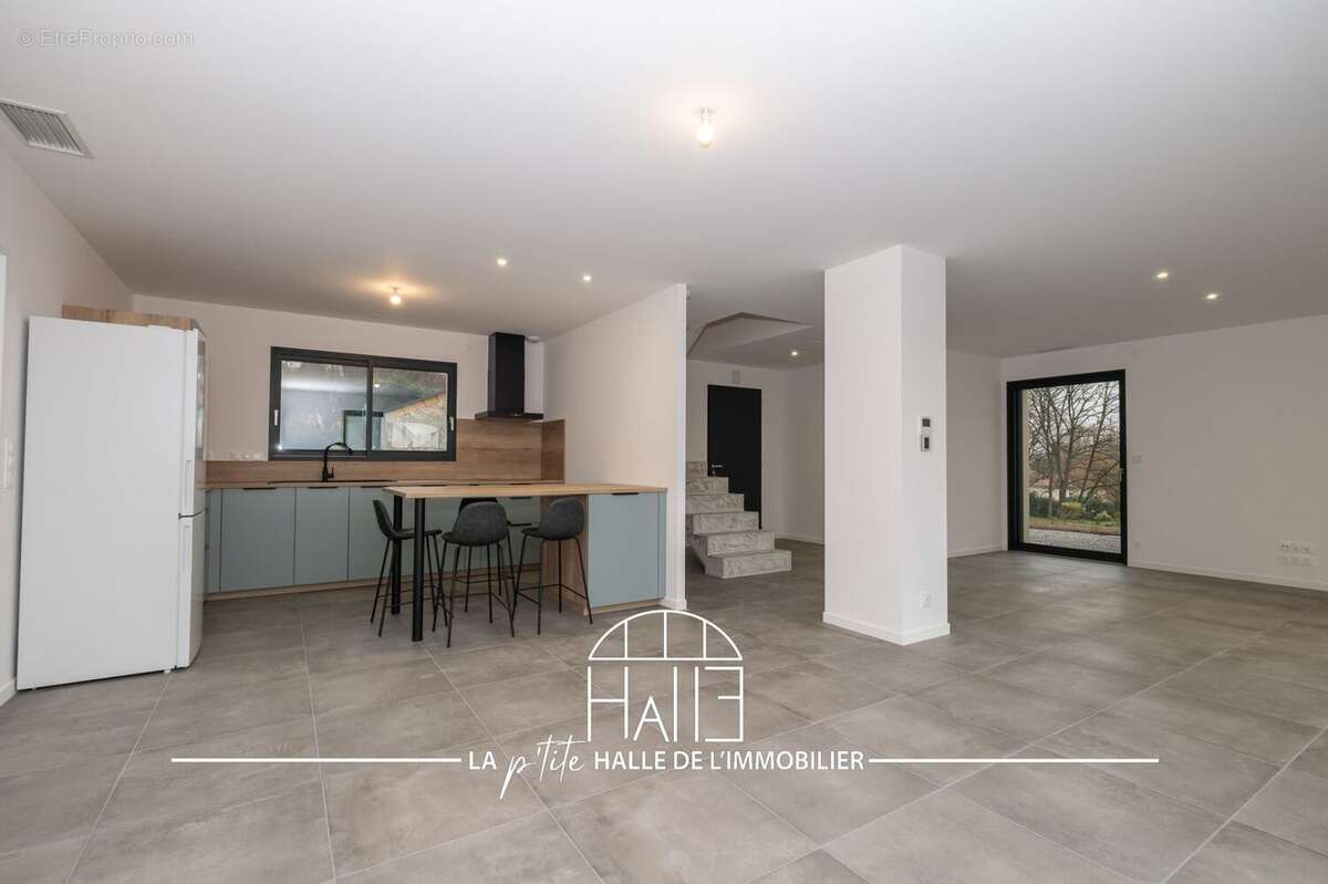 Maison à SAINT-JUST-LE-MARTEL