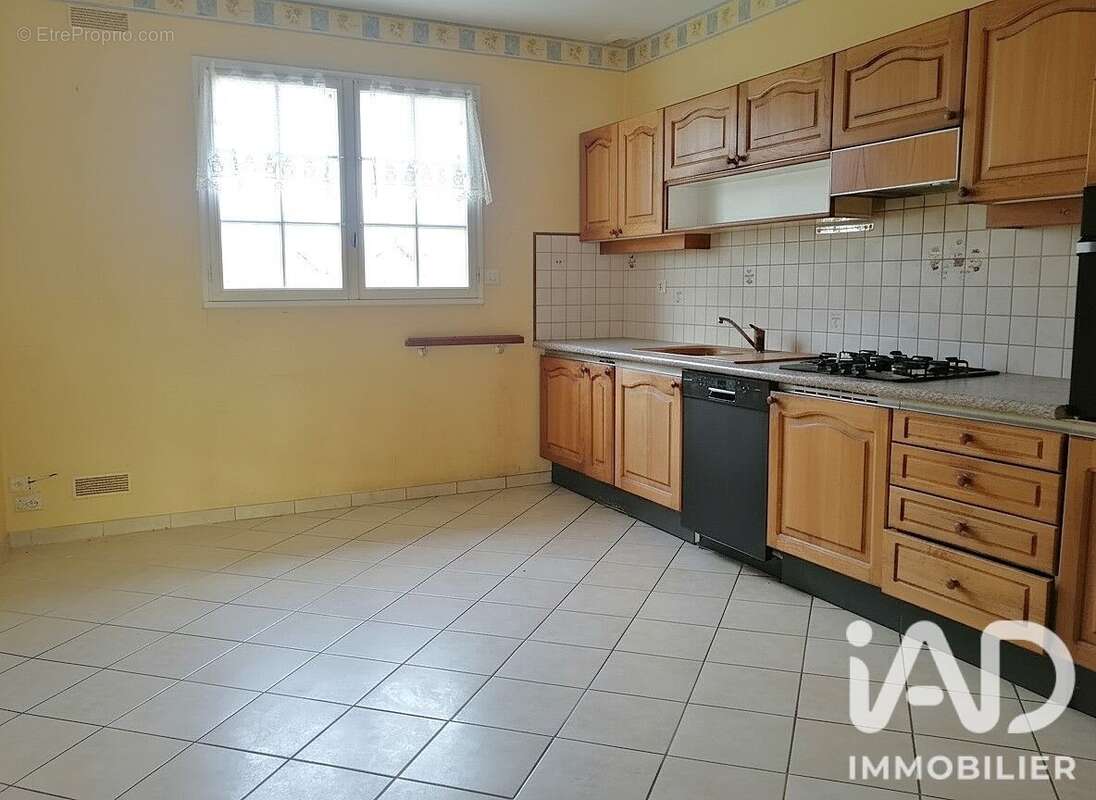 Maison 111 m² à Chailland  - photo 2