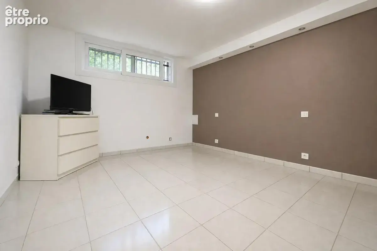 Maison de 5 pièces de 143 m² à Linas - photo 8