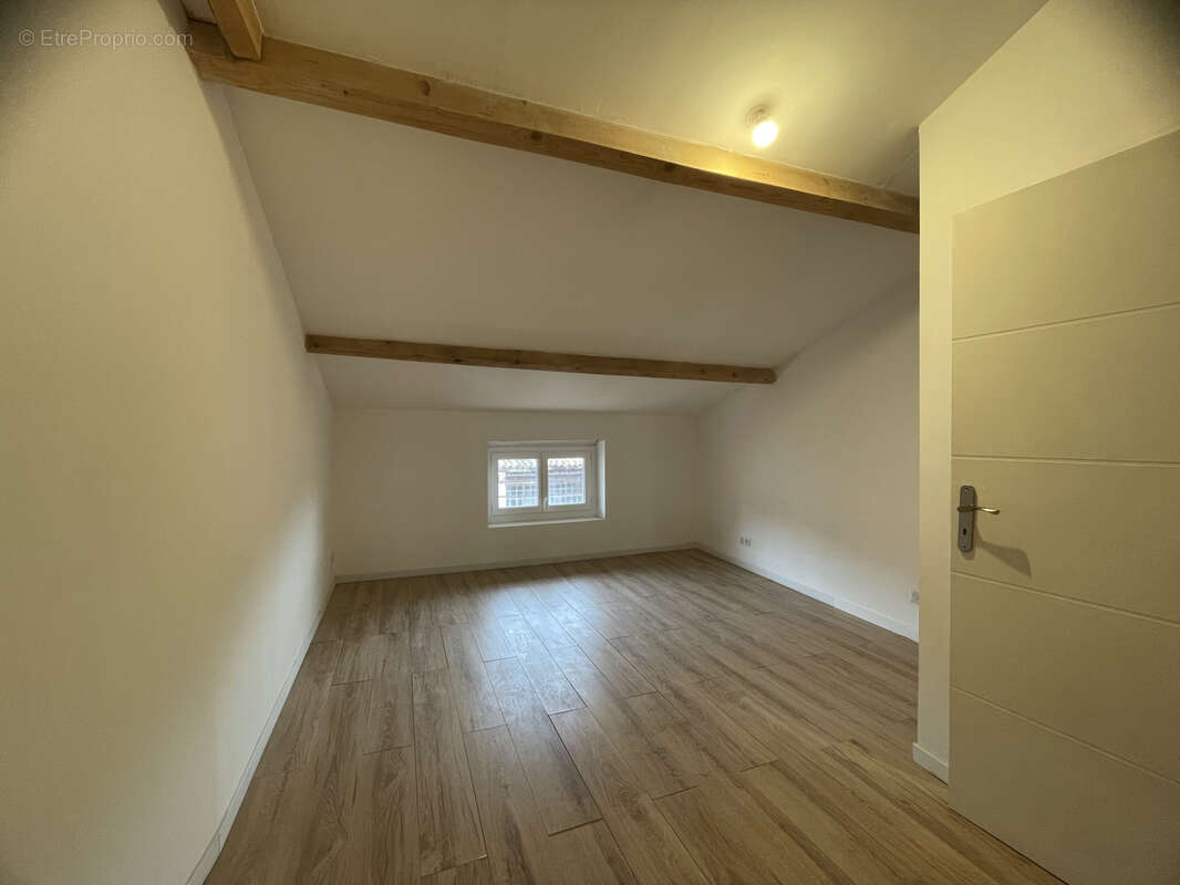 Appartement à COTIGNAC