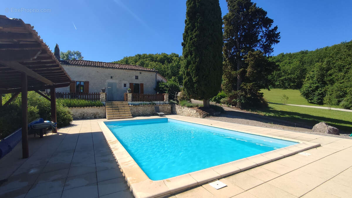 Maison à MONTAIGU-DE-QUERCY