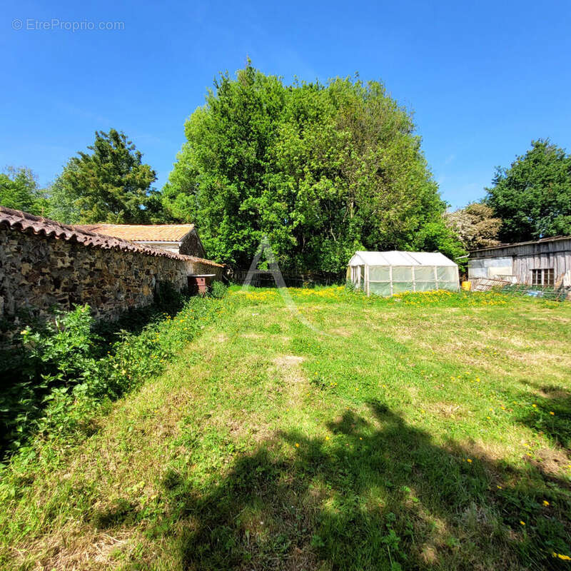 Maison à LA BOISSIERE-DES-LANDES