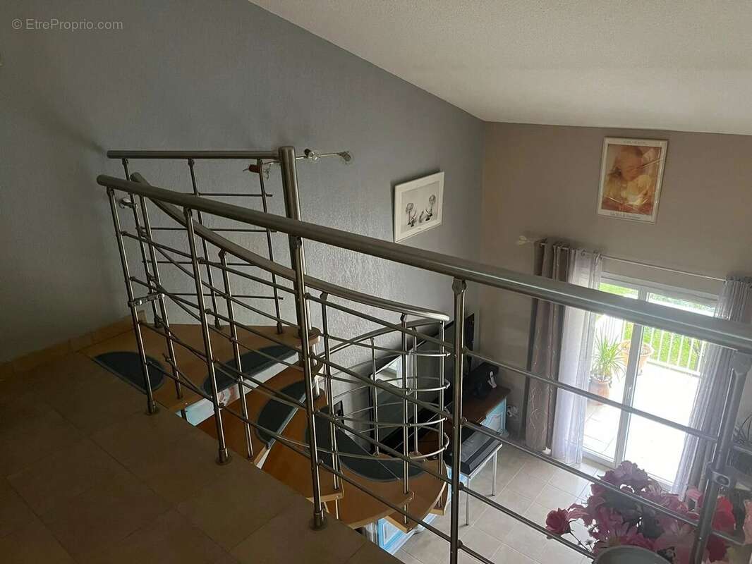 Appartement à LORGUES