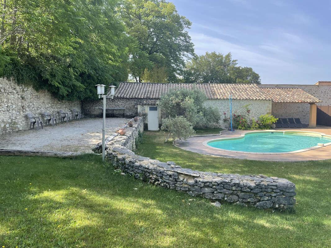 Maison à VALREAS