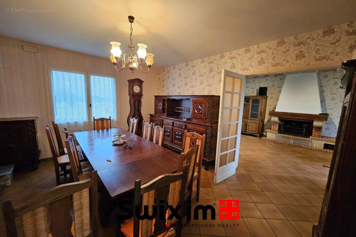 Maison à SAINT-SEURIN-DE-CADOURNE