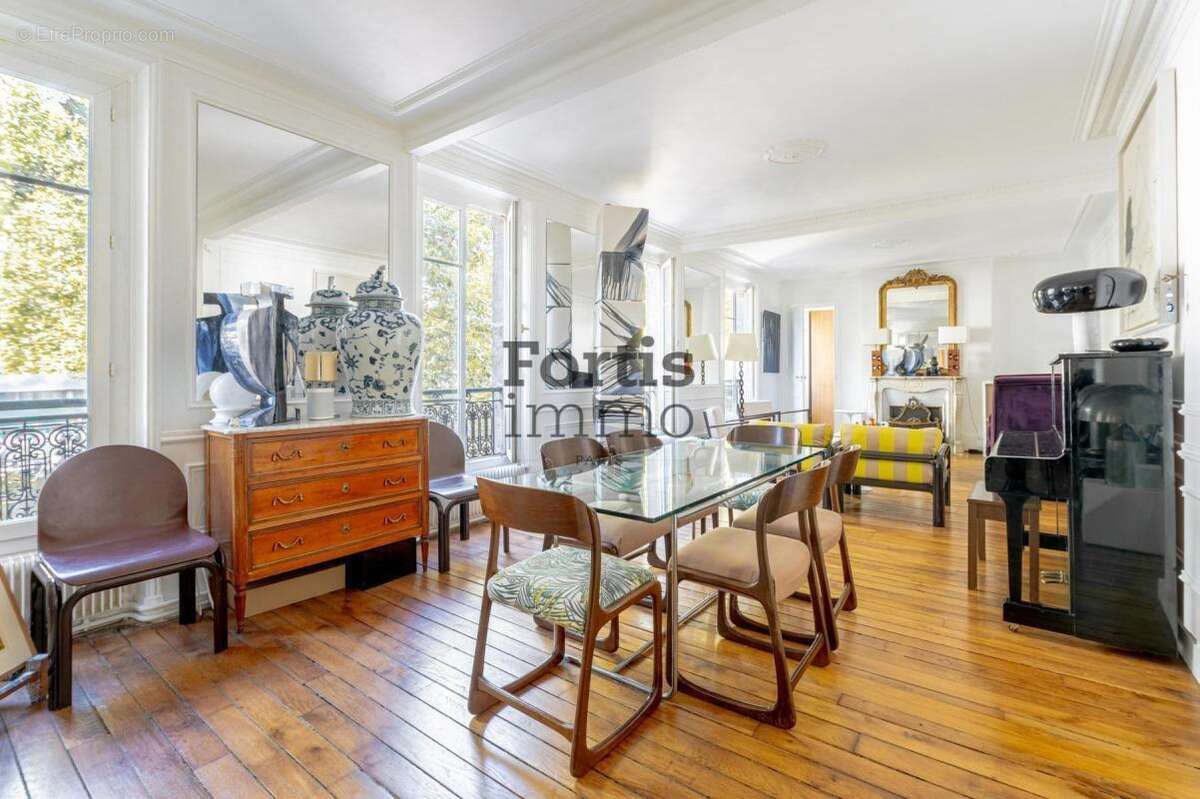 Appartement à PARIS-10E