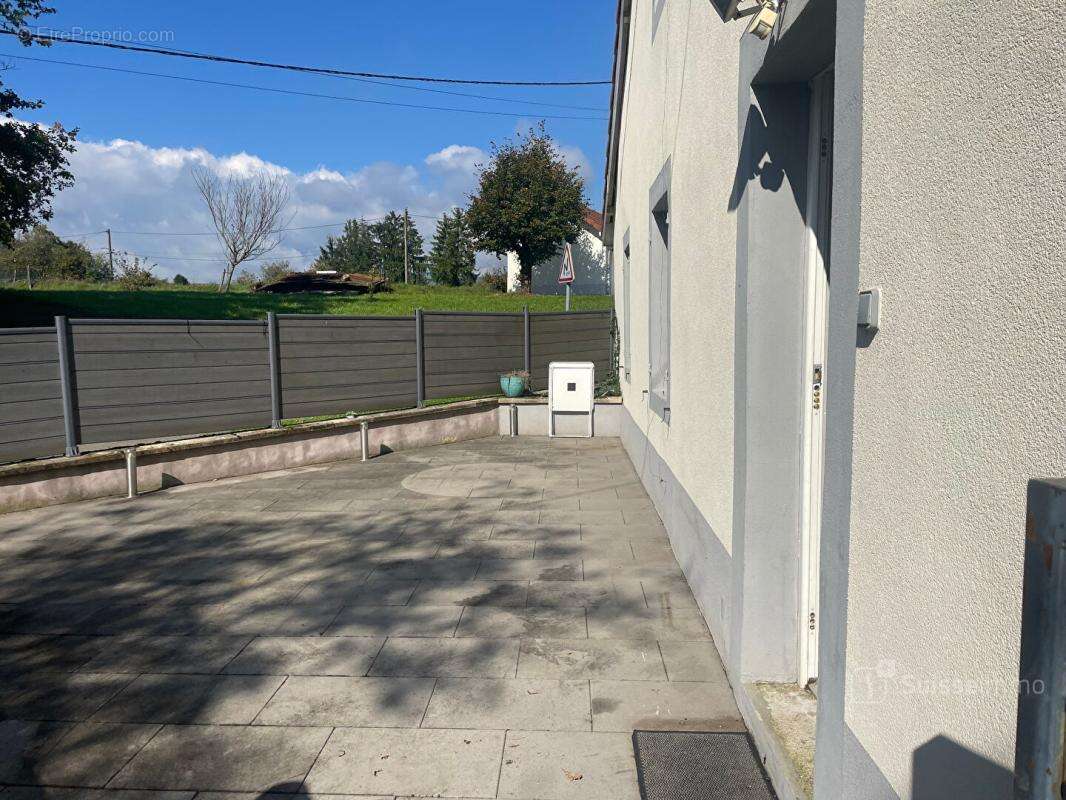 Appartement à EVETTE-SALBERT