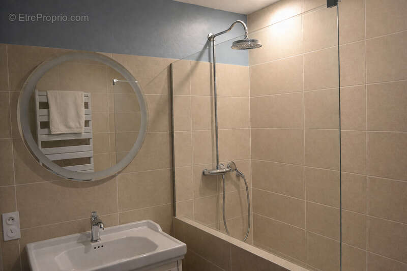 Maison à SAINT-BARTHELEMY-DE-VALS