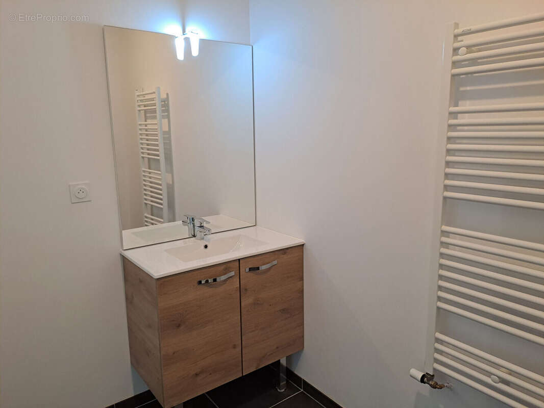 Appartement à CHEVAIGNE