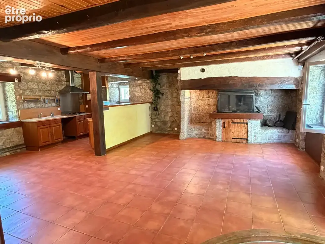 Ancienne ferme avec 1100 m2 de terrain - photo 6