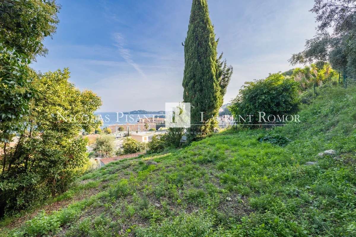 Terrain à BEAULIEU-SUR-MER