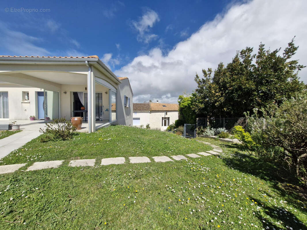 Maison à MESCHERS-SUR-GIRONDE