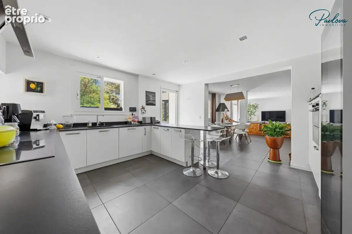 Maison 8 pièces 270 m² à vendre à Saint-Clement-De-Riviere (34980) - photo 8