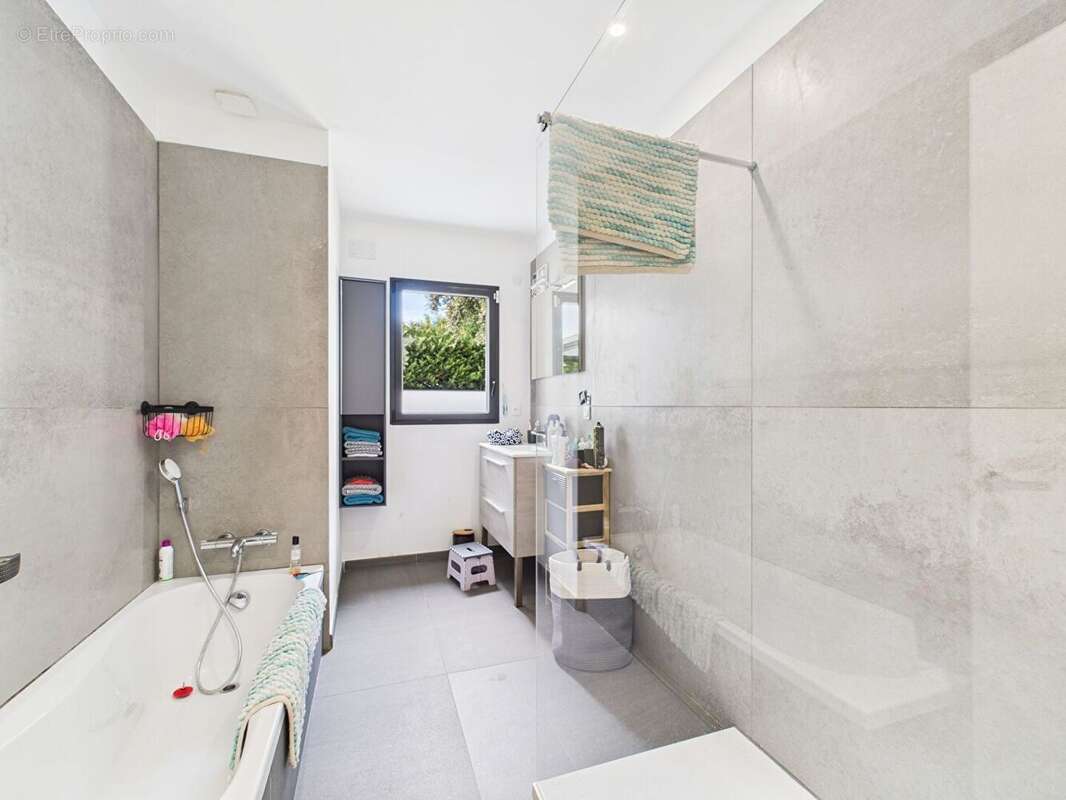 Maison à VILLENEUVE-LES-AVIGNON