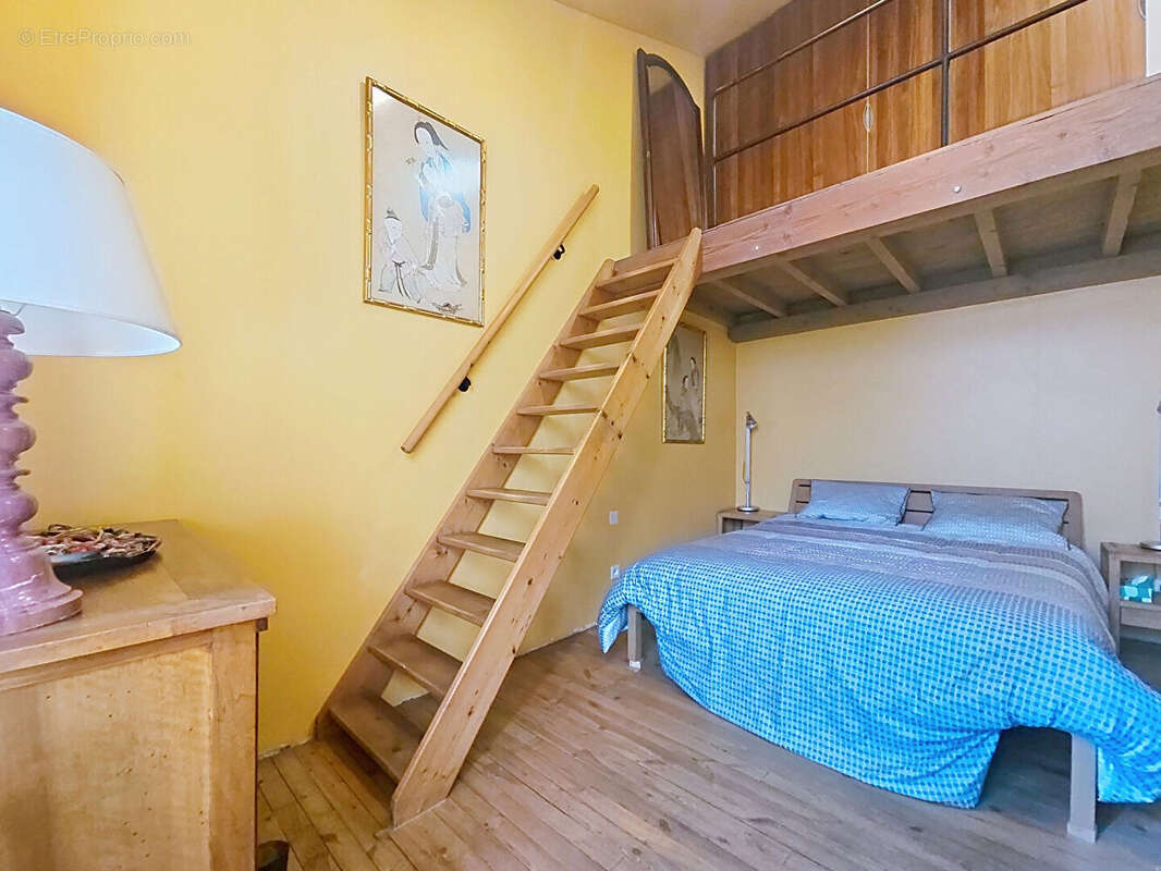 Avignon intra-muros. Maison de ville Avignon 9 pièces 220 m2 - photo 12