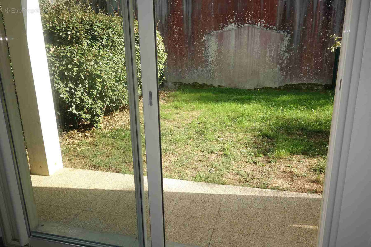 Appartement à SAINT-SEURIN-DE-CURSAC