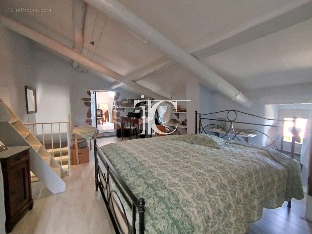 Exclusivité  authentique maison de hameau en pierre avec deux jardins attenants * car port * 10 minuters des commodites * - photo 12
