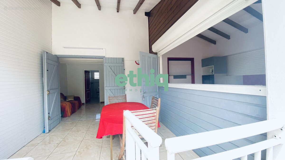 Maison à PETIT-BOURG