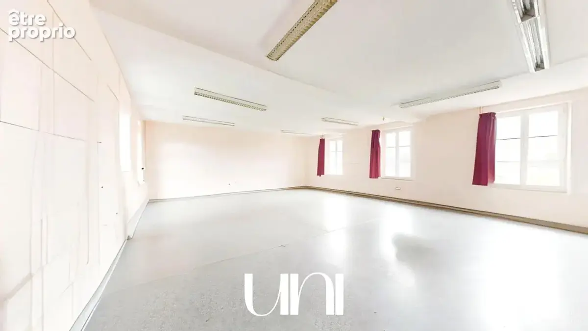 Maison 5 pièces de 210 m2 avec 951 m2 de terrain - ELLON - photo 9