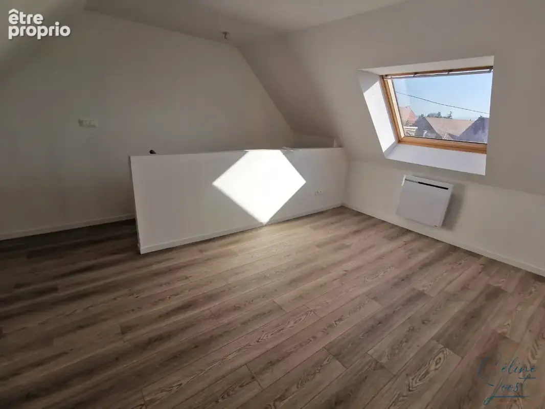 EXCLUSIF - Appartement 2P en duplex de 40 m2 hab. avec stationnement - photo 2