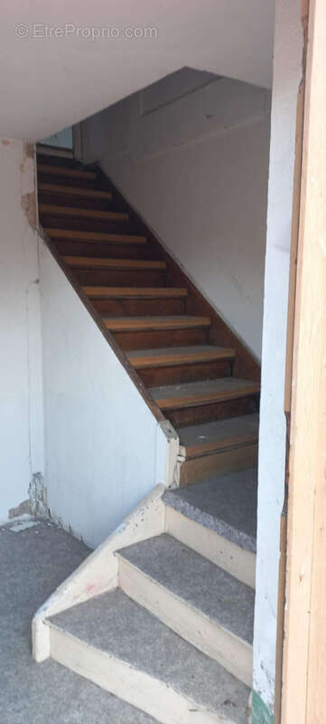 Appartement à LA PACAUDIERE