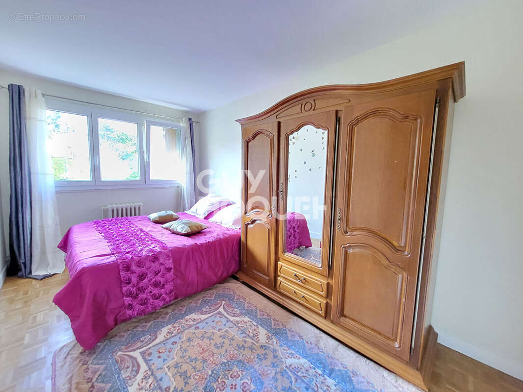 Appartement à LA CELLE-SAINT-CLOUD