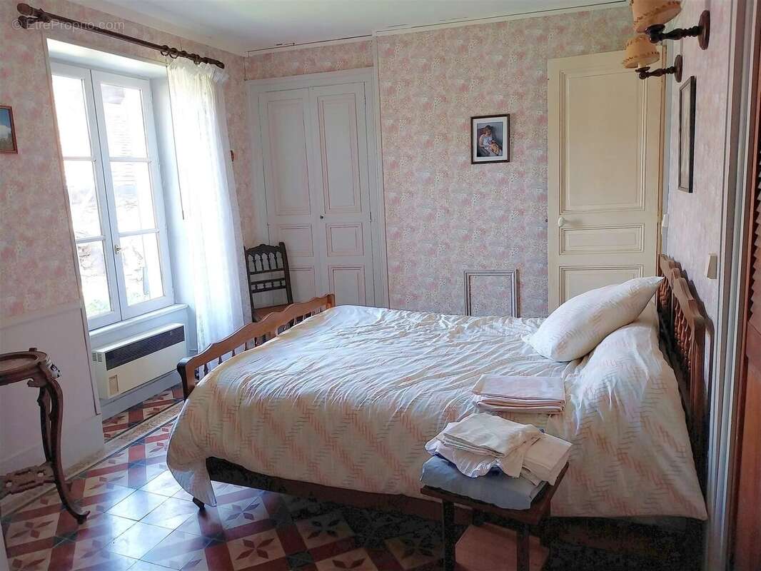 Maison à TOURNON-SAINT-MARTIN