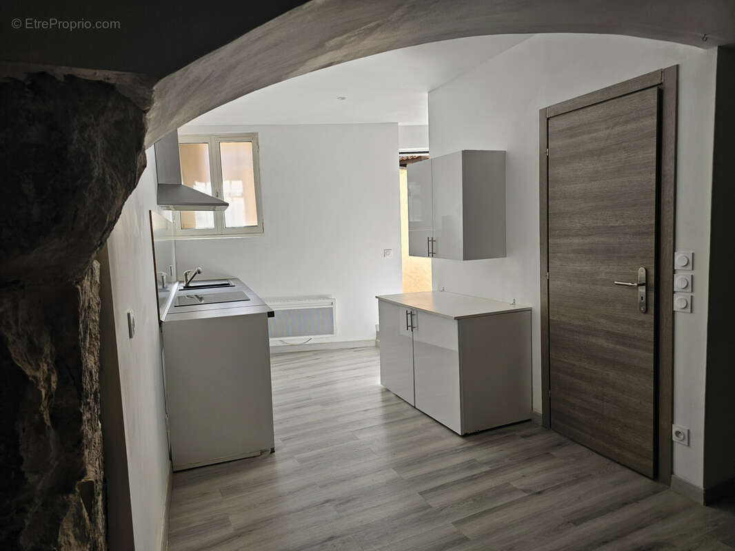 Appartement à EGUILLES