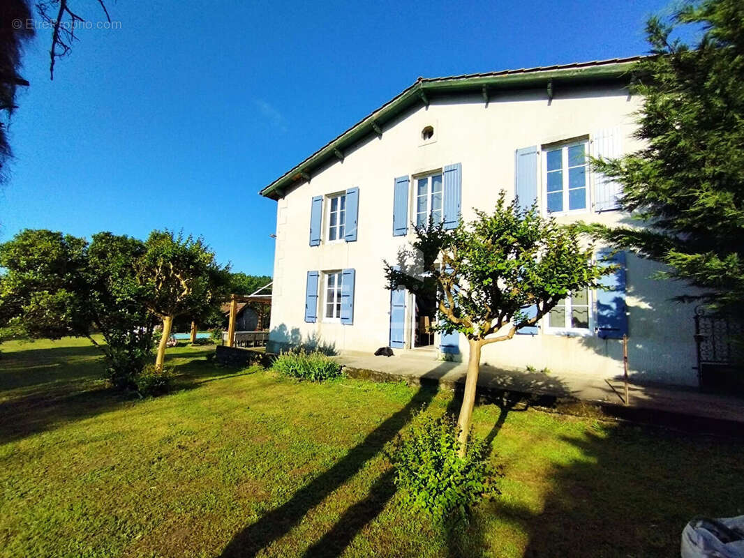 Maison à SAINT-ANTOINE-DE-BREUILH