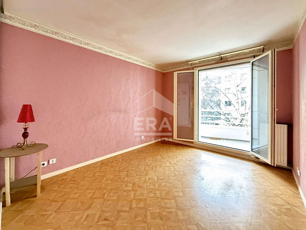 Appartement à LEVALLOIS-PERRET