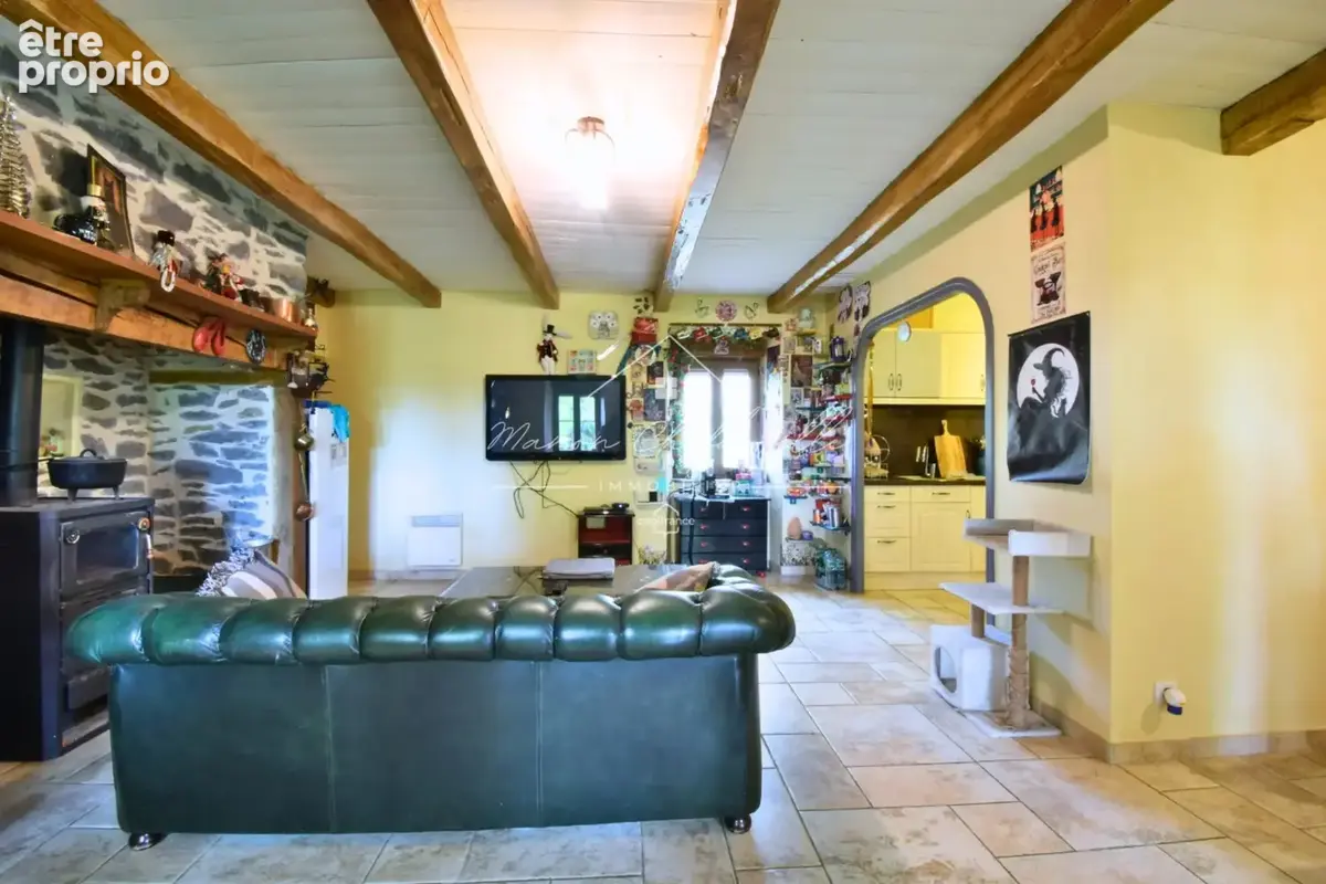 Maison de 200m² – 7 pièces - CHALVIGNAC (15) - photo 5