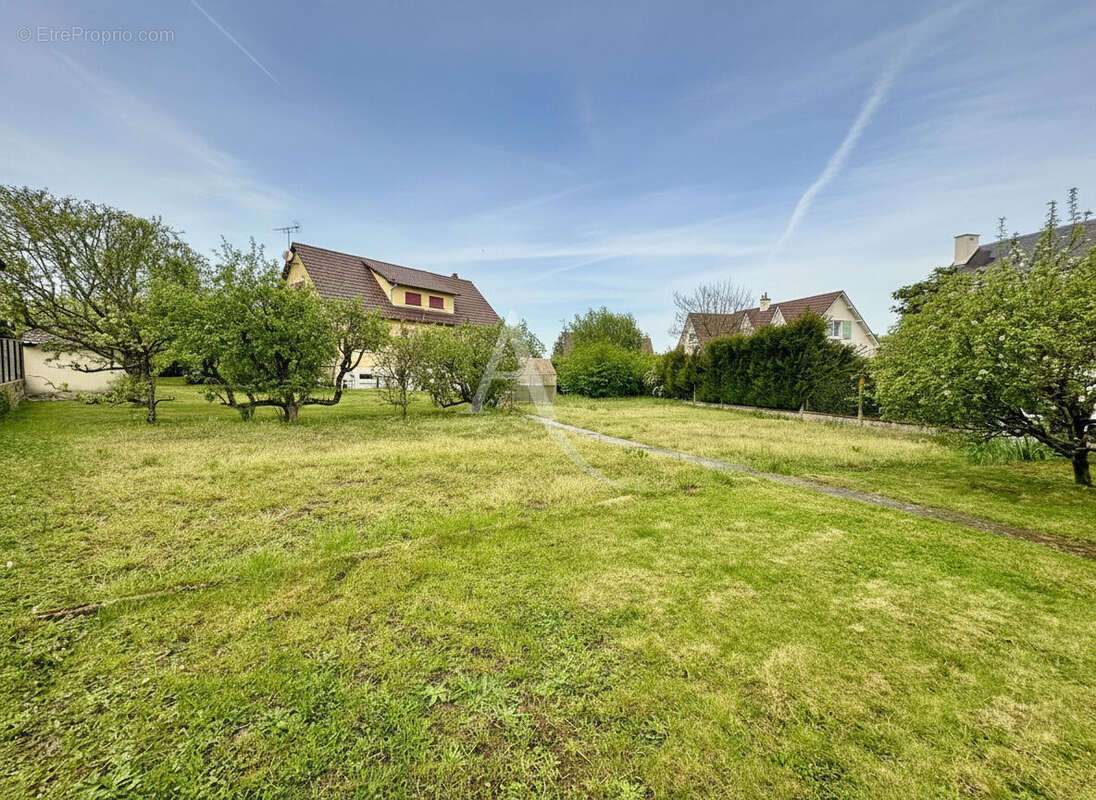 Maison à MAINVILLIERS