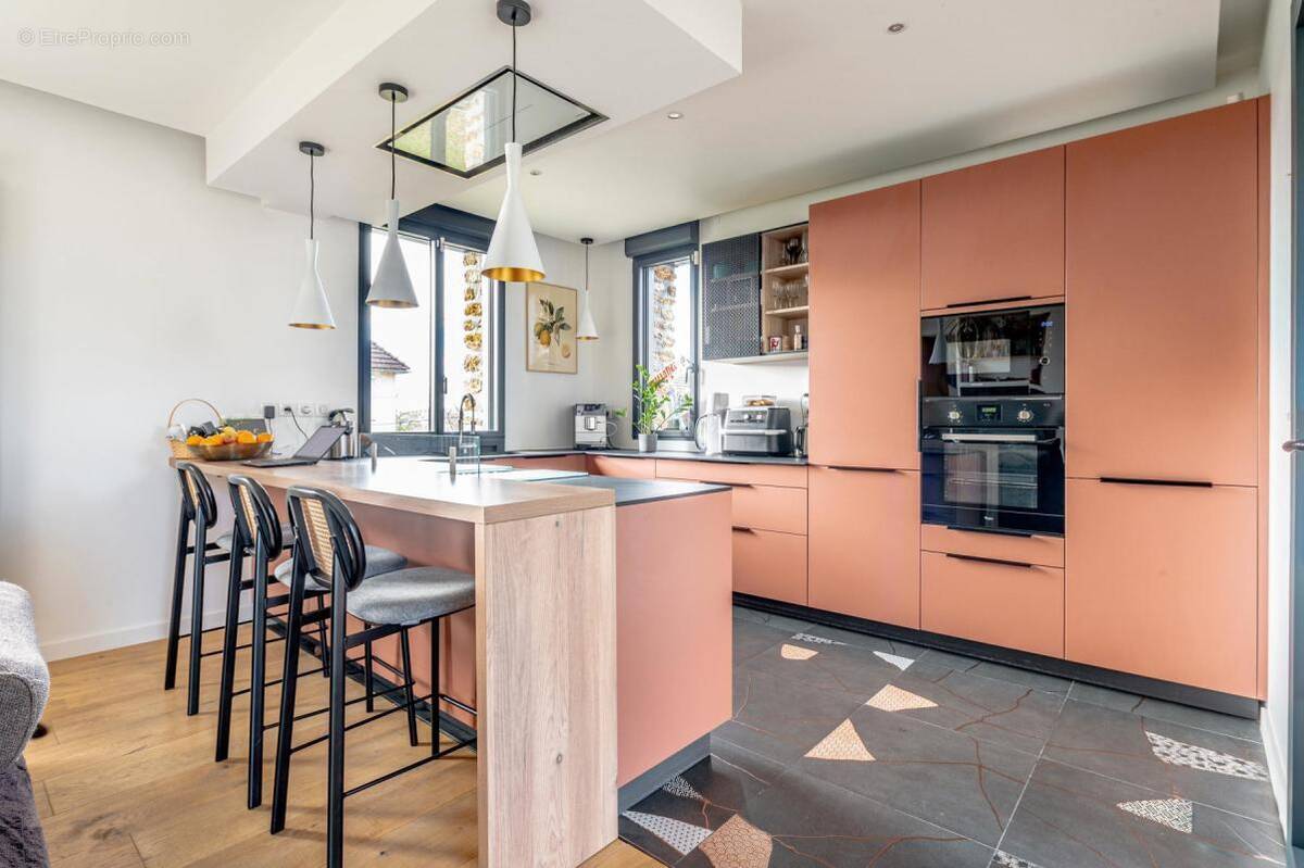 Maison à CONDE-SAINTE-LIBIAIRE