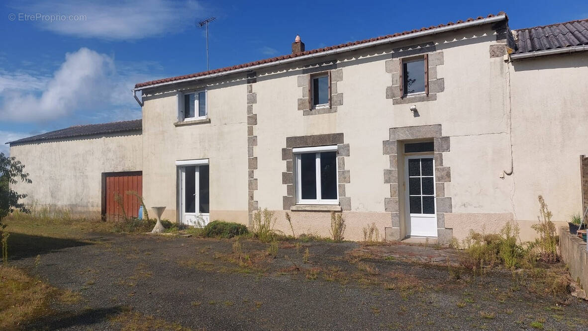 Maison à MAULEON