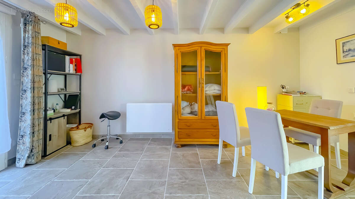 Maison T6 de plain-pied   141,58 m2   Changé - photo 5