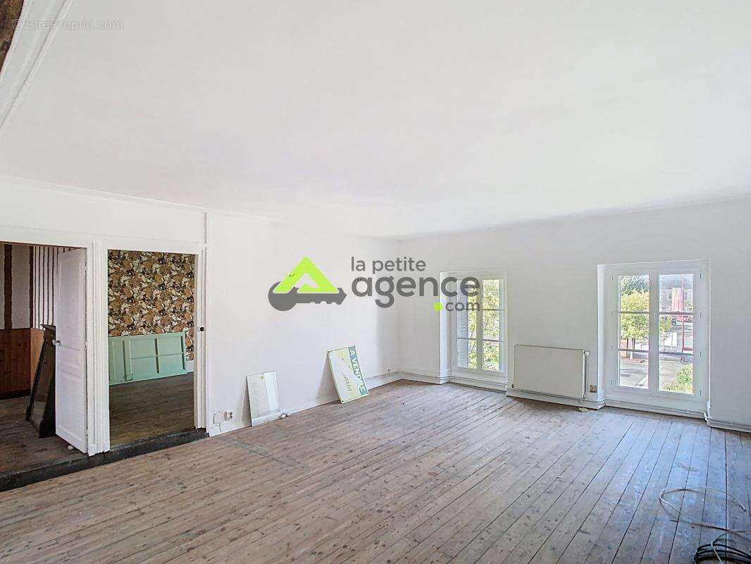 Maison à CHENERAILLES