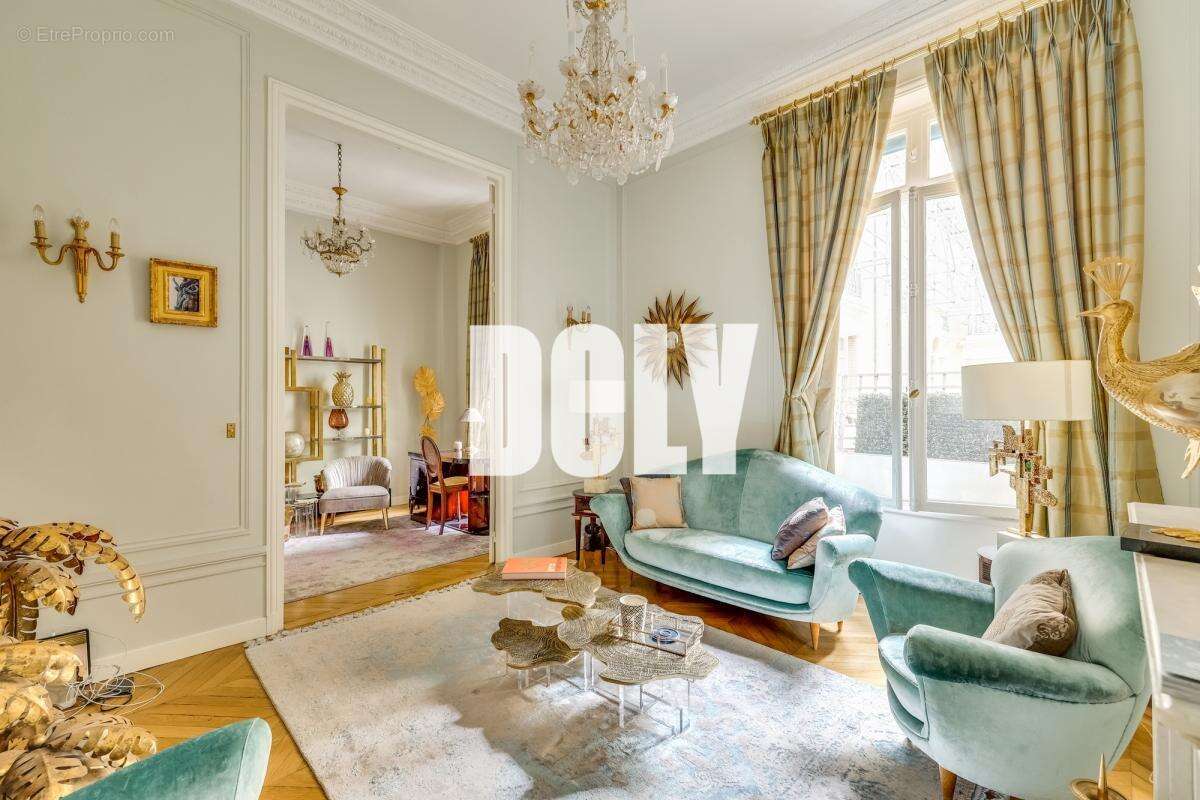 Appartement à PARIS-2E