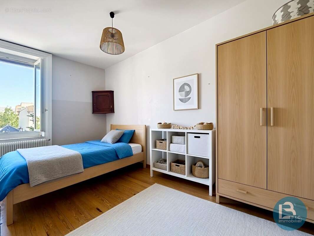 Appartement à LYON-8E