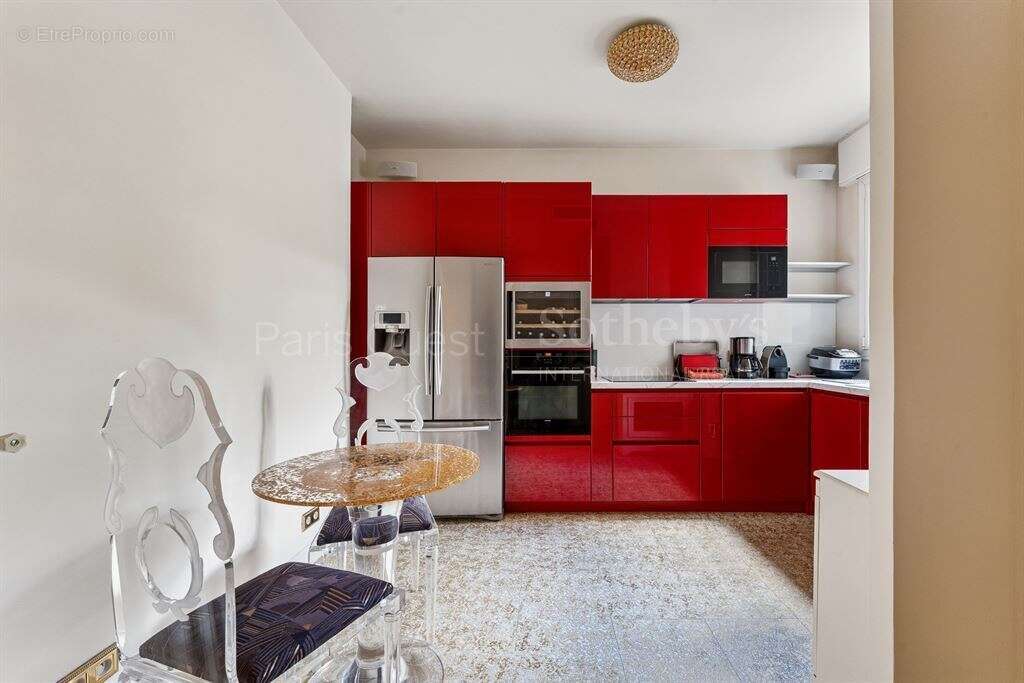 Appartement à PARIS-8E