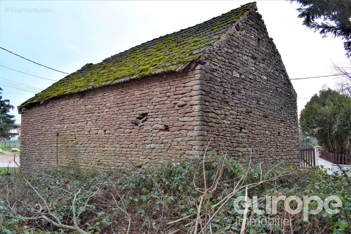 Maison à SAINTE-MAGNANCE