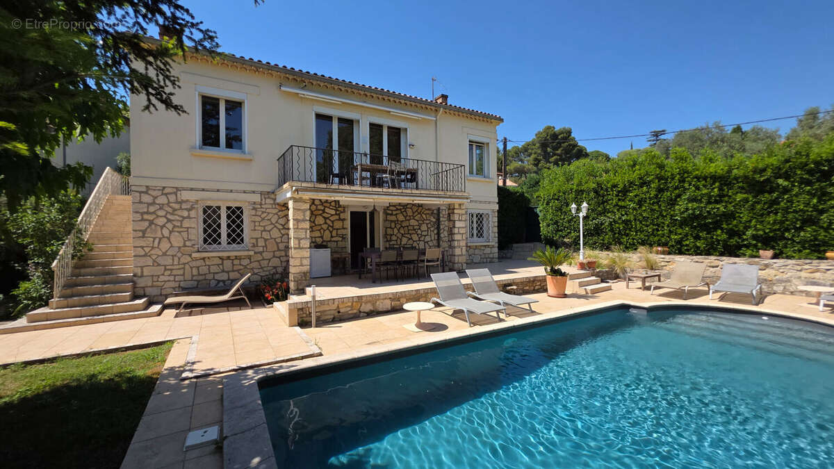 Maison à VILLENEUVE-LES-AVIGNON