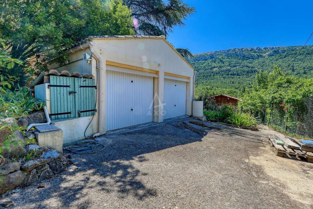 Maison à SAINT-ZACHARIE