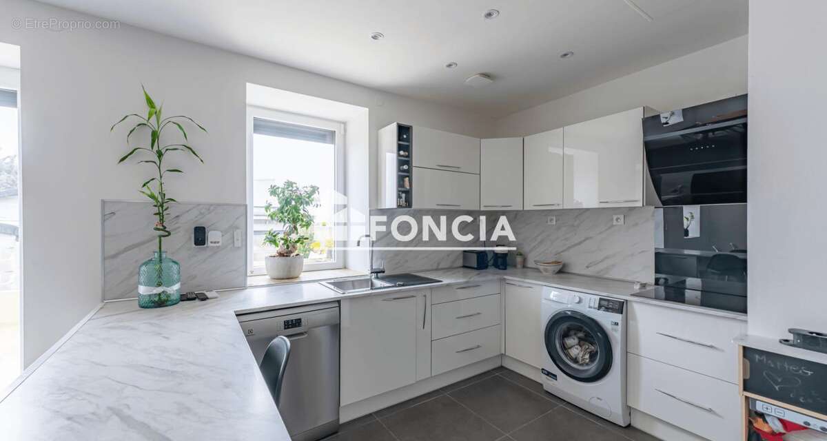 Maison à CLONAS-SUR-VAREZE