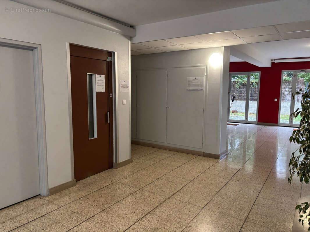 Appartement à SAINT-CYR-SUR-LOIRE