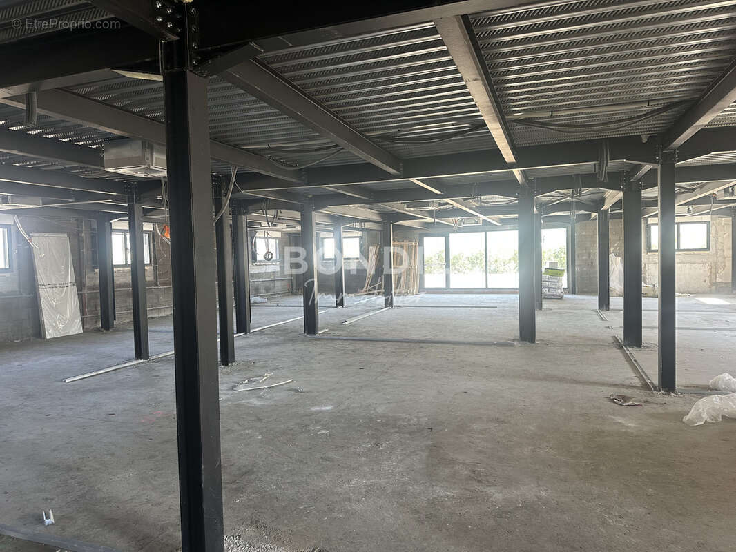 Locaux de 90m2  Nouveau POLE MEDICAL PERTUIS ZAC Saint Martin - photo 4