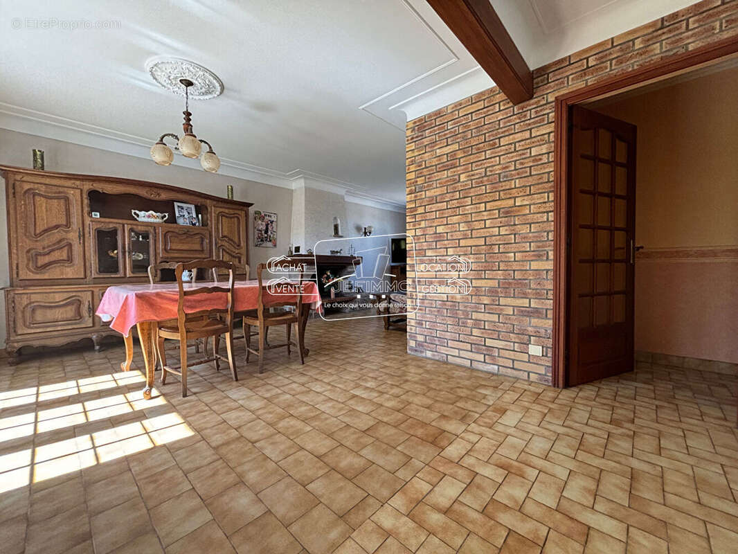 Maison à LA VARENNE