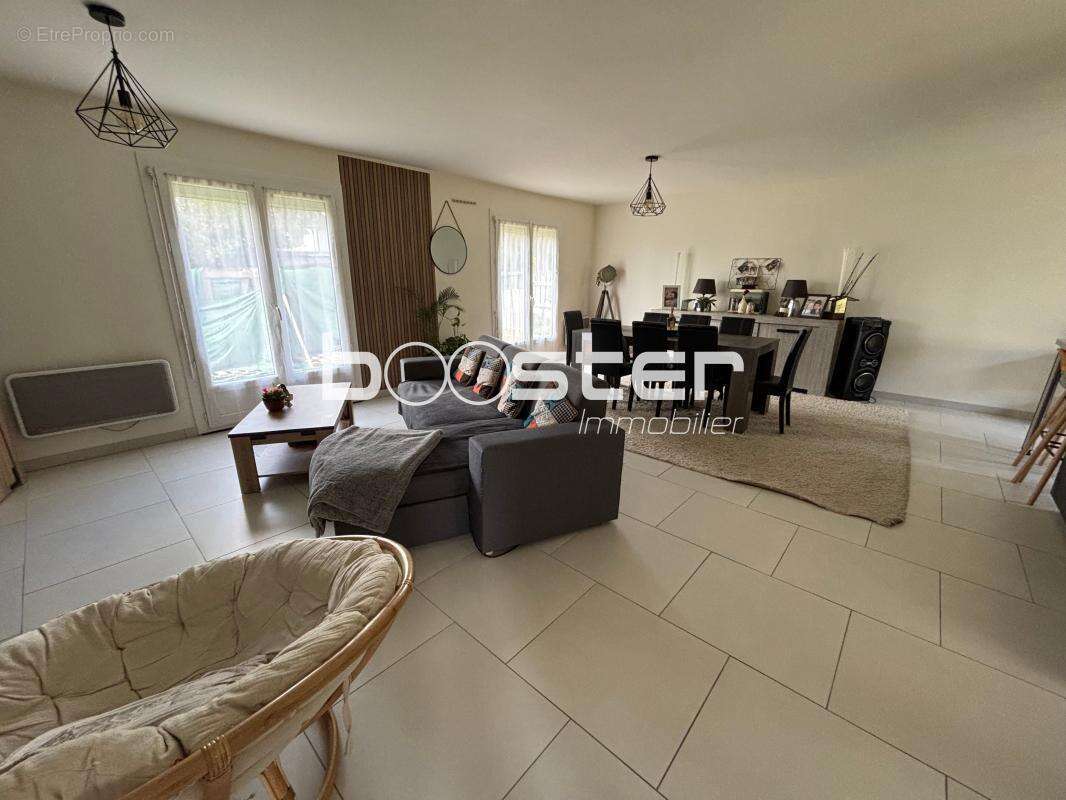 Maison à SAINT-YRIEIX-LA-PERCHE