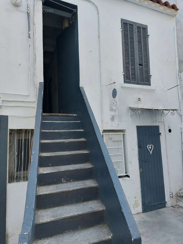 Appartement à MARSEILLE-3E