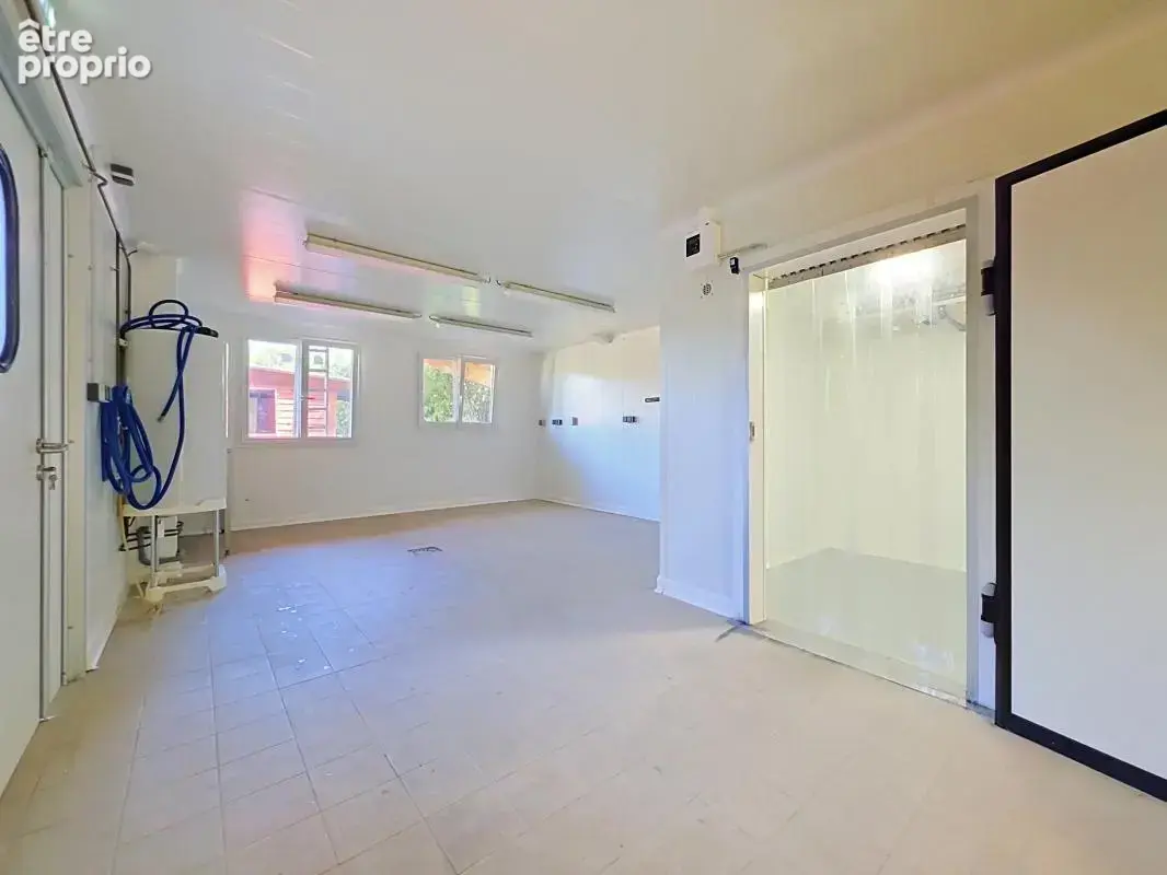 Maison - 4 Chambres - Buanderie - Grande cour - Jardin - Grange - Au calme - photo 24