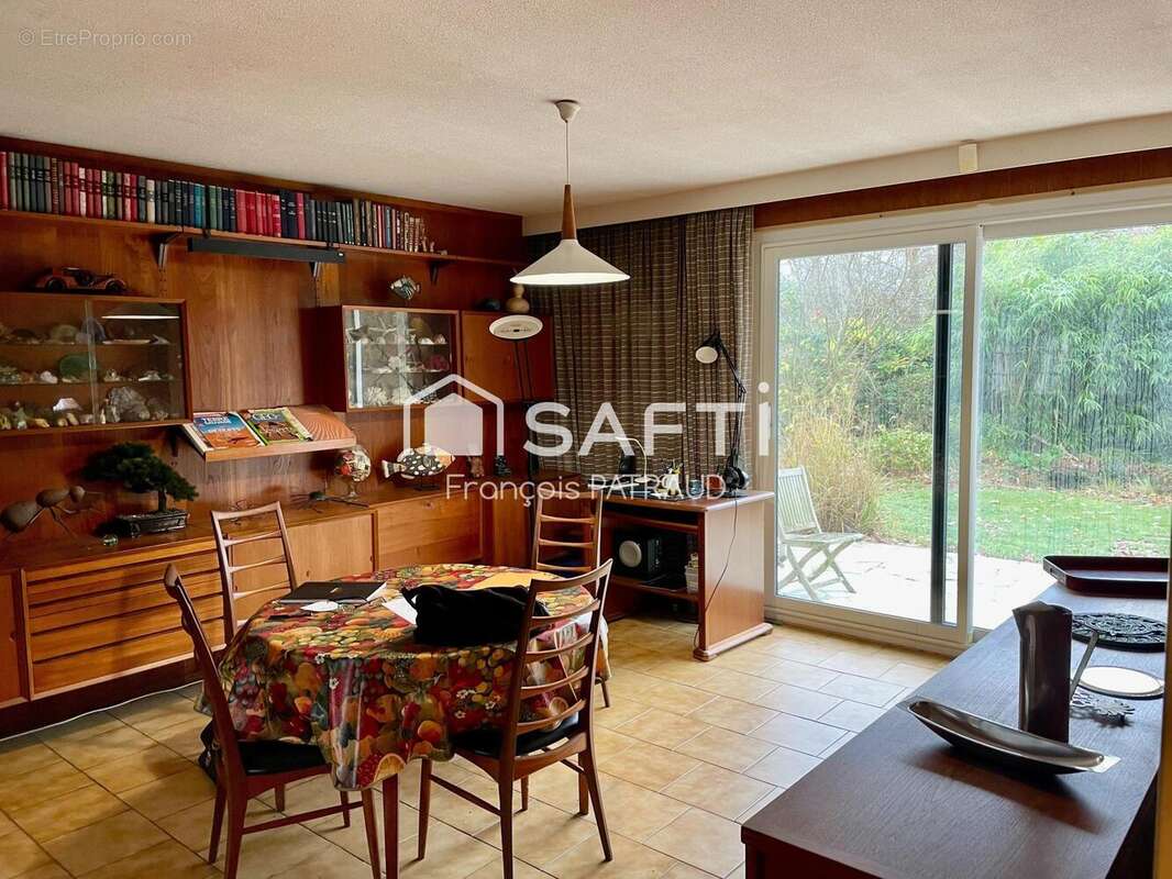 Photo 9 - Maison à LE PERRAY-EN-YVELINES